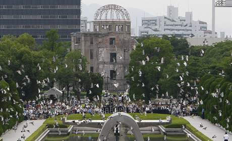 Snímek ze 6. srpna 2009. Ped 64 lety na Hiroimu shodily americké letouny atomovou bombu.